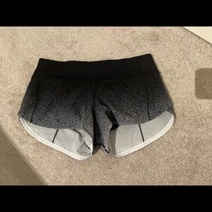 Lululemon Speed Up Low Rise Lined 2.5’ Short